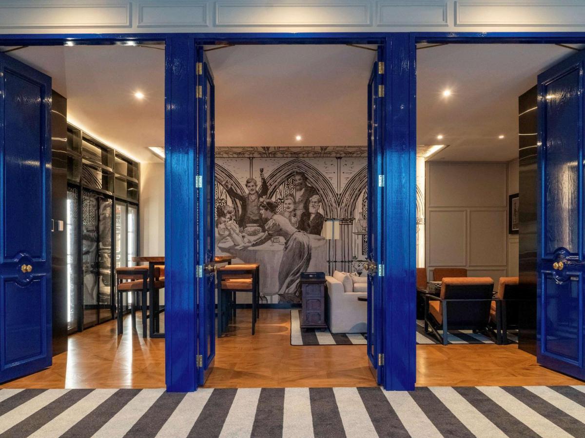 ホテル ソフィテル アデレード エクステリア 写真 The interior of the restaurant
