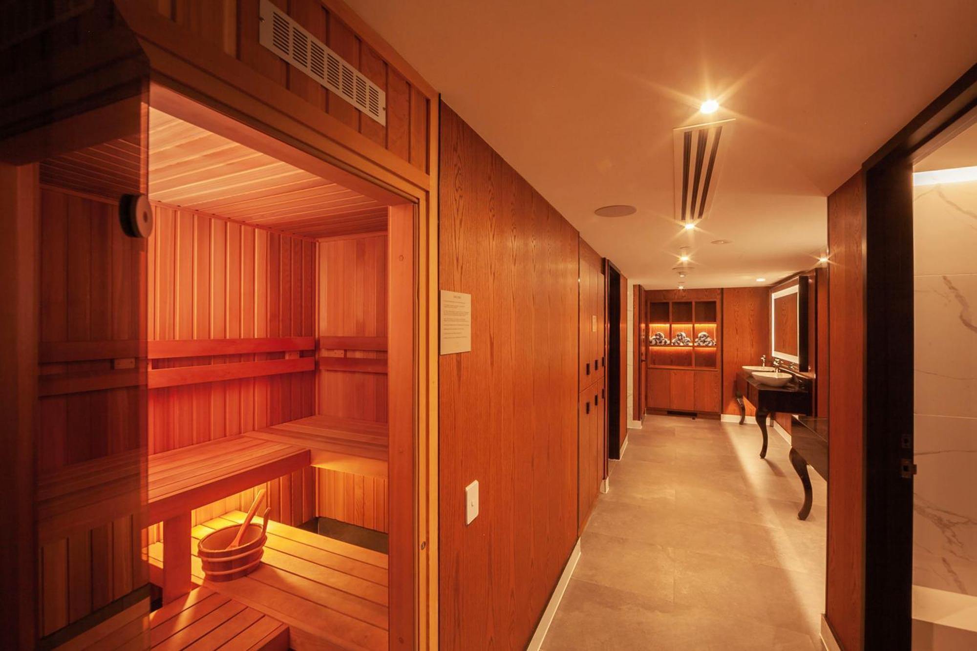 ホテル ソフィテル アデレード エクステリア 写真 The spa at The Dorchester